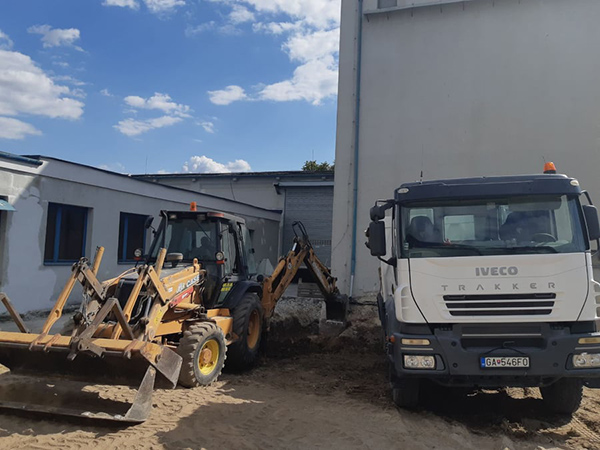 CASE 580 Traktor Bager - Iveco Trakker